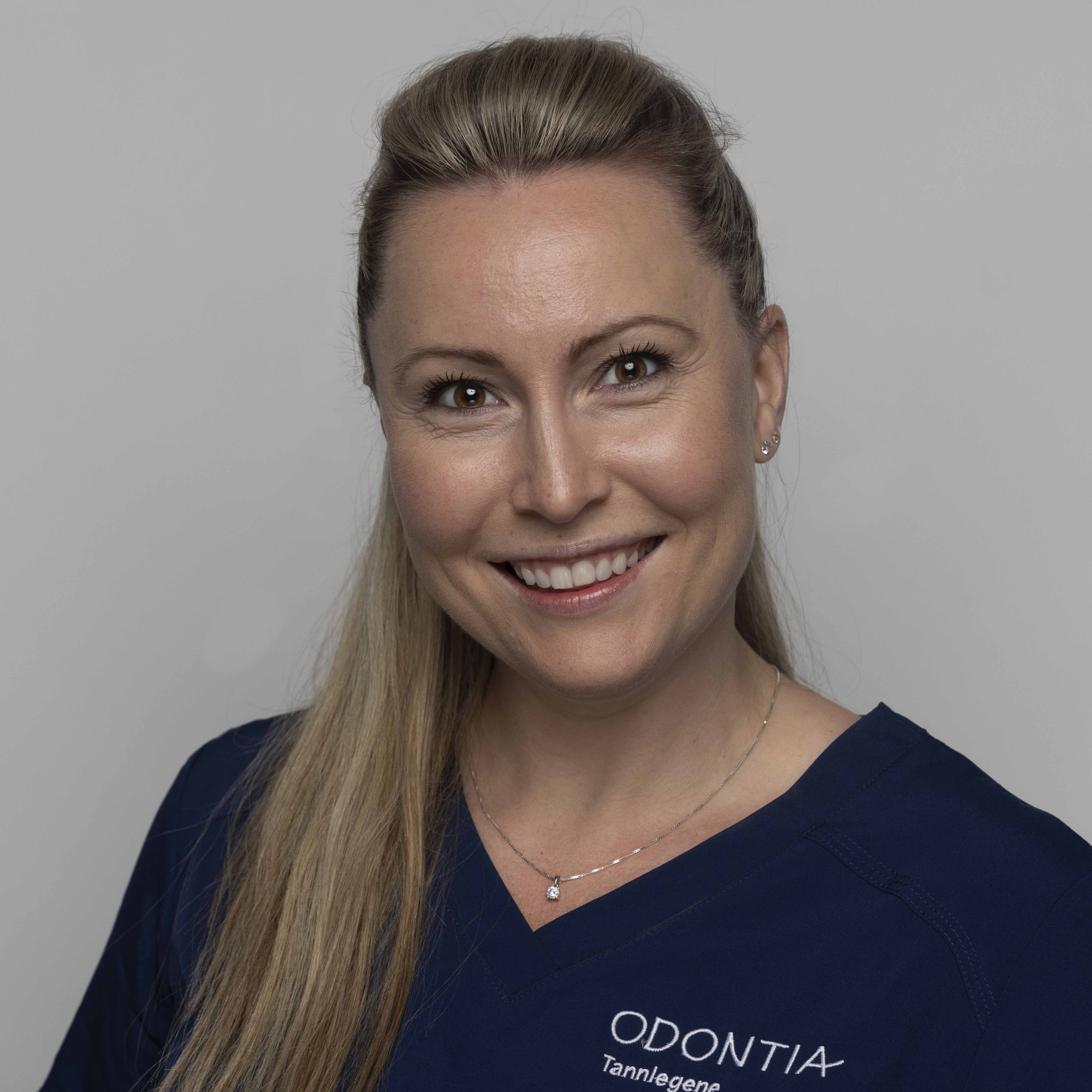 Kamilla F. Østebøvik